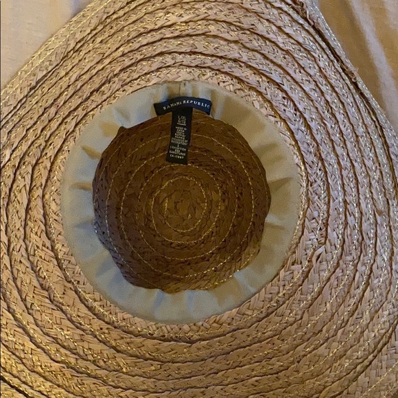 Wide brim, floppy raffia sun hat - Picture 8 of 8